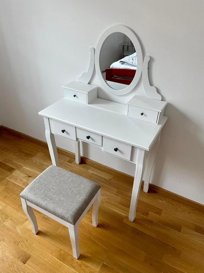נובי סאד Paris Apartment -Free Private Parking מראה חיצוני תמונה